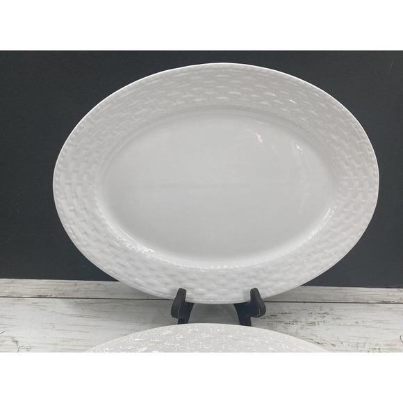 2 Vintage Gibson Embossed Oval Serving Platters 14x10.5 and 14.75x10.5 LOT OF 2 - Picture 2 of 11